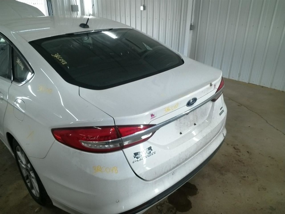 FUSION 2017 High Mounted Stop Light 104824032