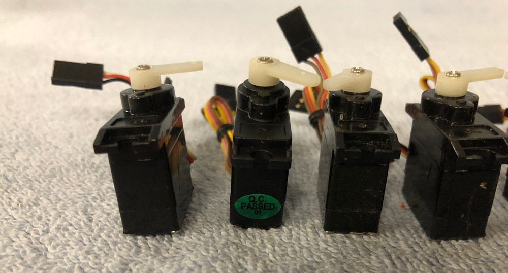 7ea Micro Servos With Universal (JR) type connectors