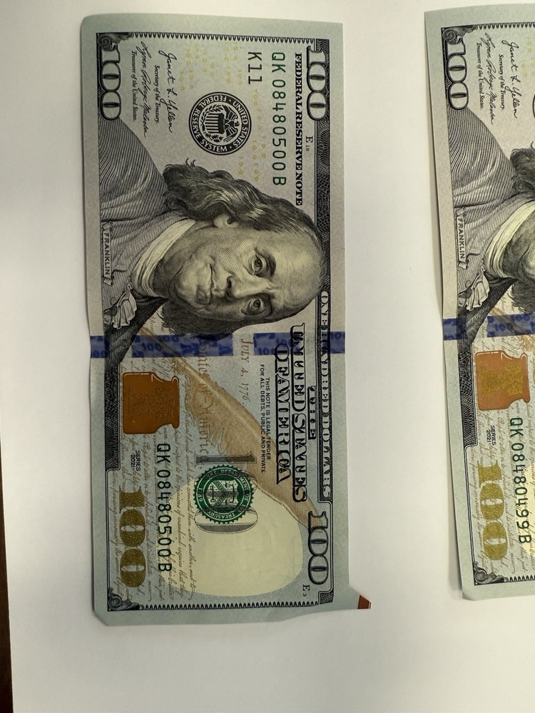 Error Cut 2021 ( top line extra paper) Uncirculated $100 Notes
