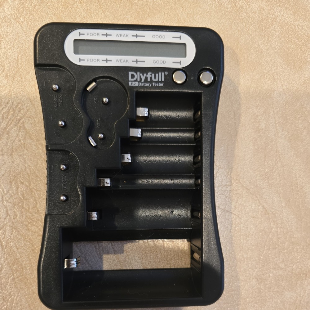 Dlyfull Universal Battery Tester With LCD Display, Multi Purpose Small Checker