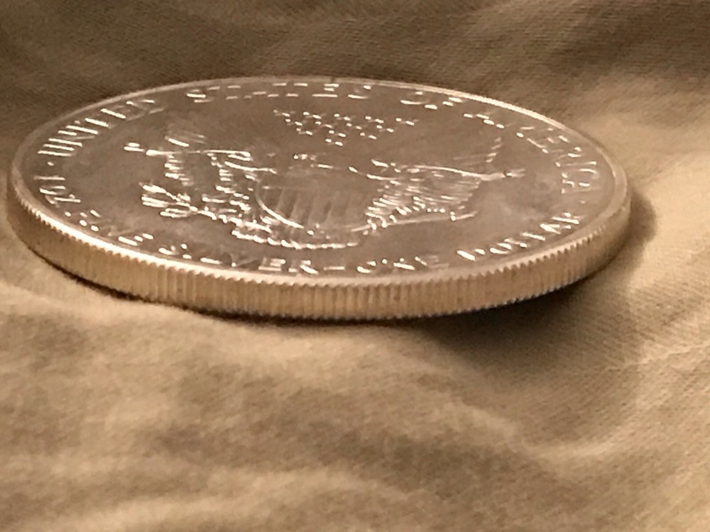 1987 Silver Eagle 1 oz .999 fineness