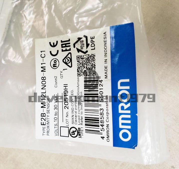One New Omron E2B-M12LN08-M1-C1 Proximity Sensor