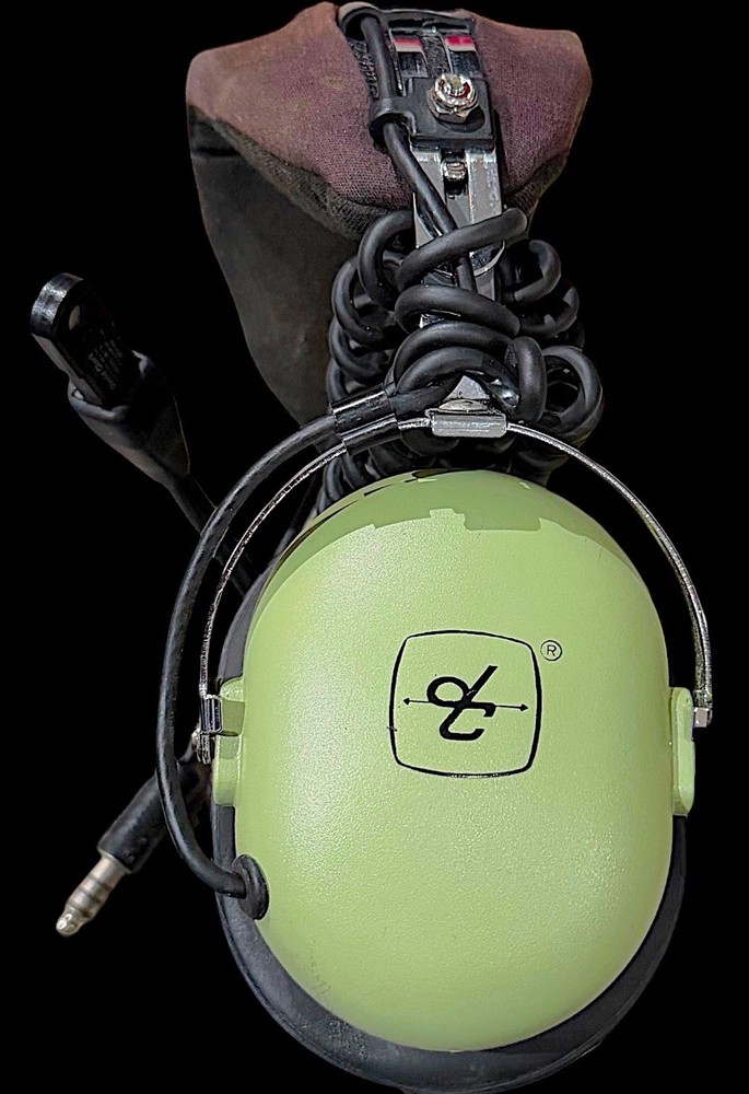 Aviation Pilot Gear Bundle – Flight Bag + Headset, Logbook, E6B, Flight Guide