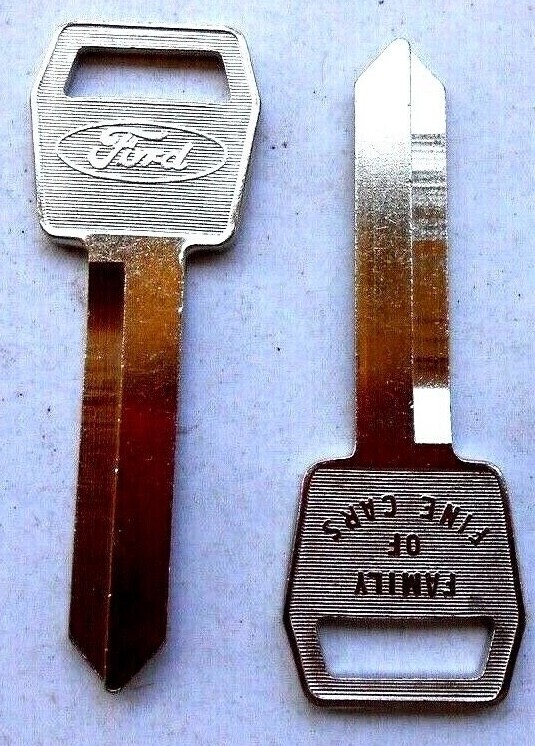 (1) old  FORD Logo  Uncut Ignition Key Blank