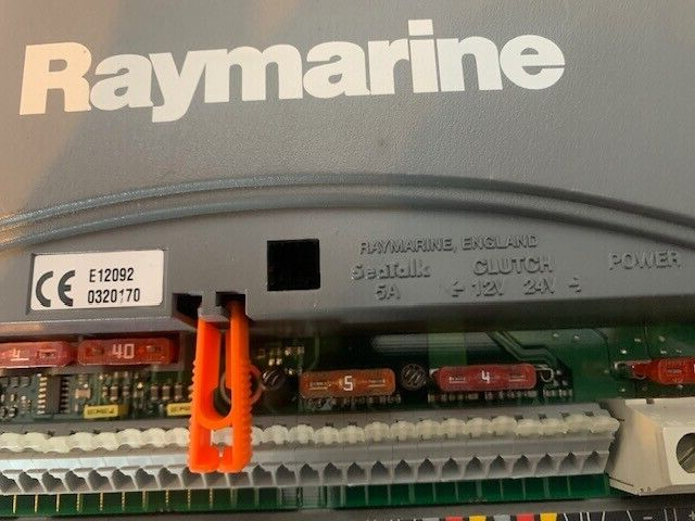 Raymarine (Type 400G) Smart Pilot Autopilot Course Computer E12092 Used