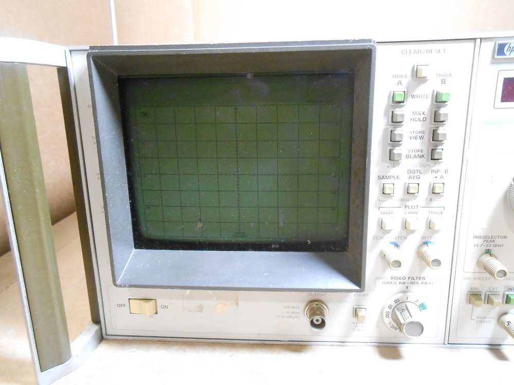HP 8569A SPECTRUM ANALYZER