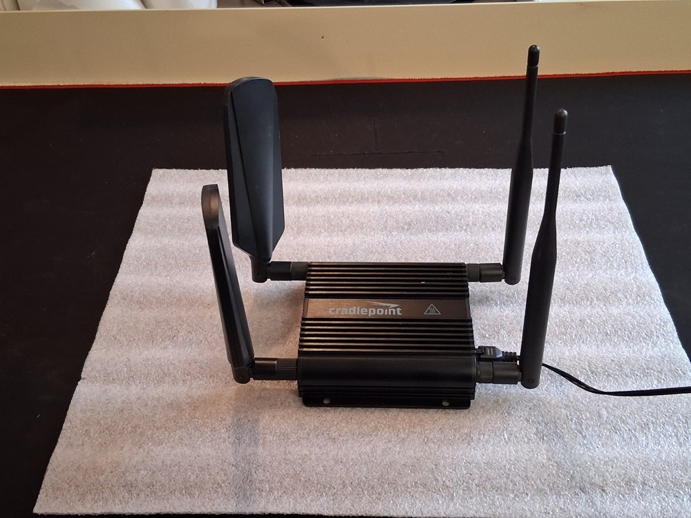 CRADLEPOINT IBR600B-LP4 ROUTER