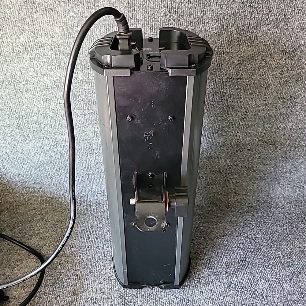 Discontinued American Dj REVO SCAN LED