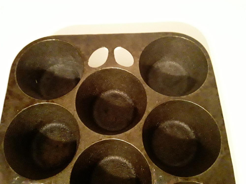 Vintage Wagner Ware Popover Pan No. 1323