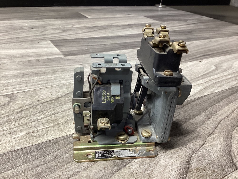 Square D 9050 A01  Ser A #107N24*SI