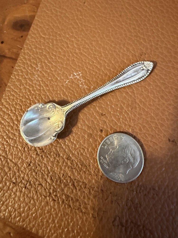 Antique Sterling silver mini Spoon, Seashell Shape, 5 grams