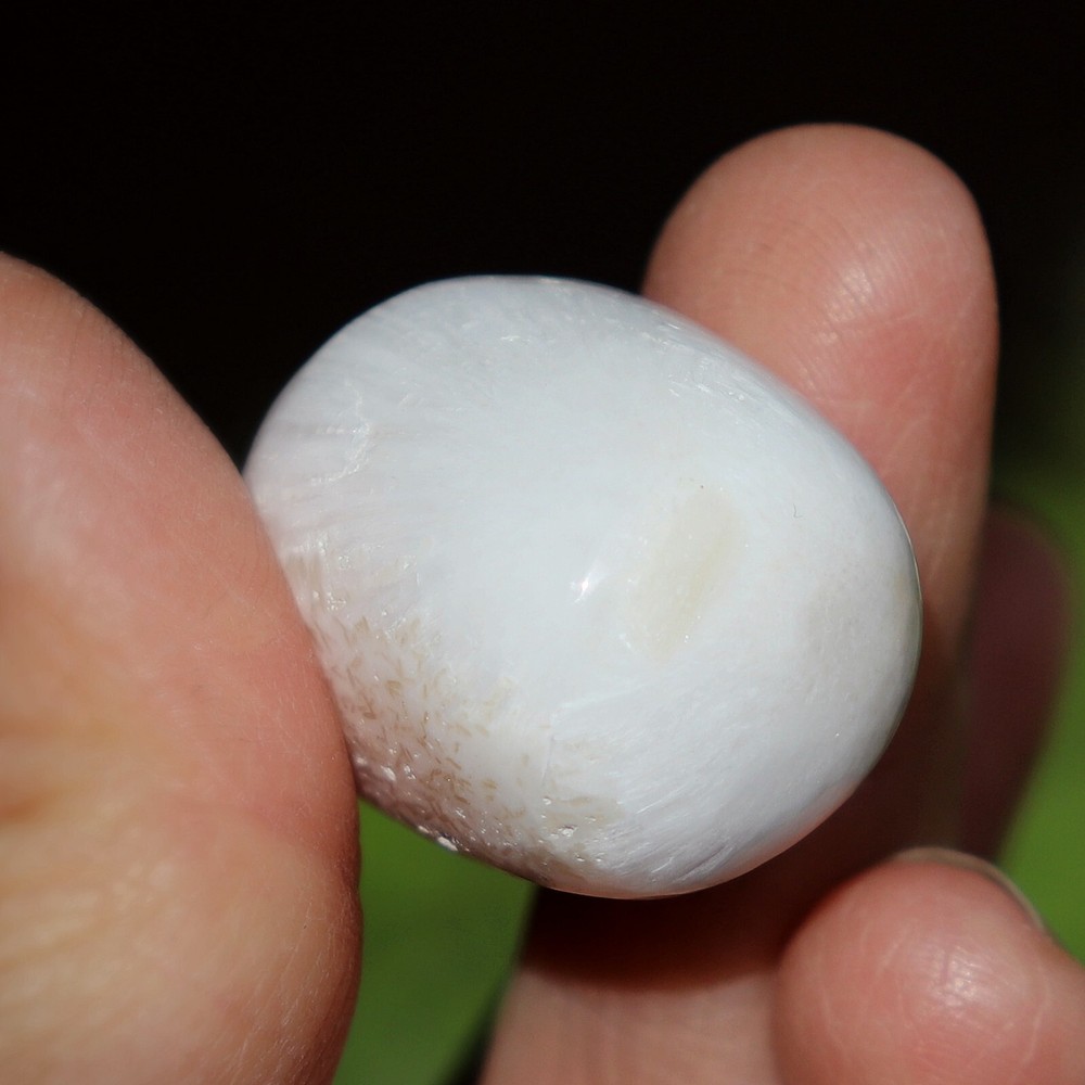 Tumbled Polished Stone: Scolecite from India (SCO32)