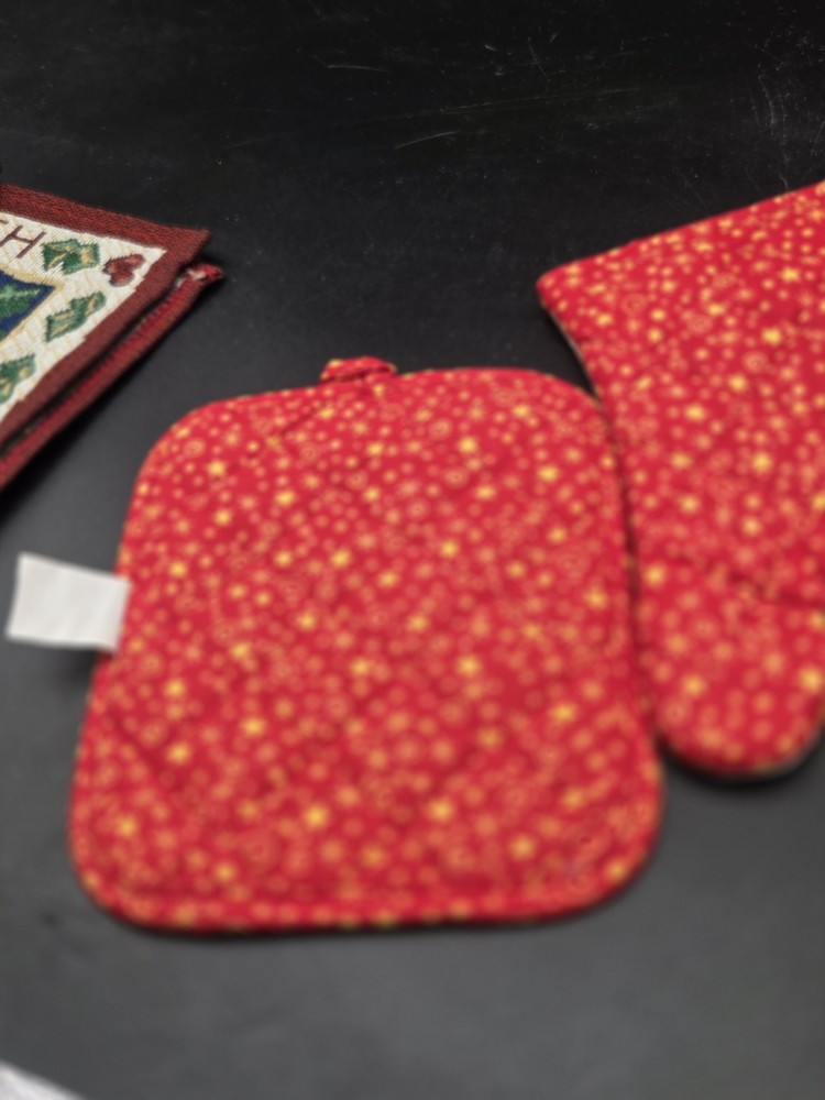 Christmas Ornament Oven Mitt Pot Holder Set