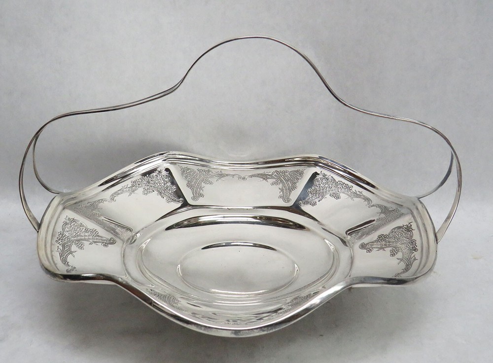 SPAULDING & CO STERLING SILVER HANDLE PASTRY BASKET