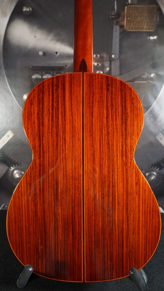 F. Himenes Modelo 300 Japan Classical Guitar w/ Chipboard Case