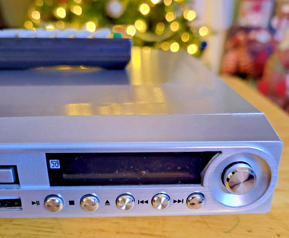 Audiobox MP-100 Silver Multimedia Player w/ Full Function Remote Control Tested