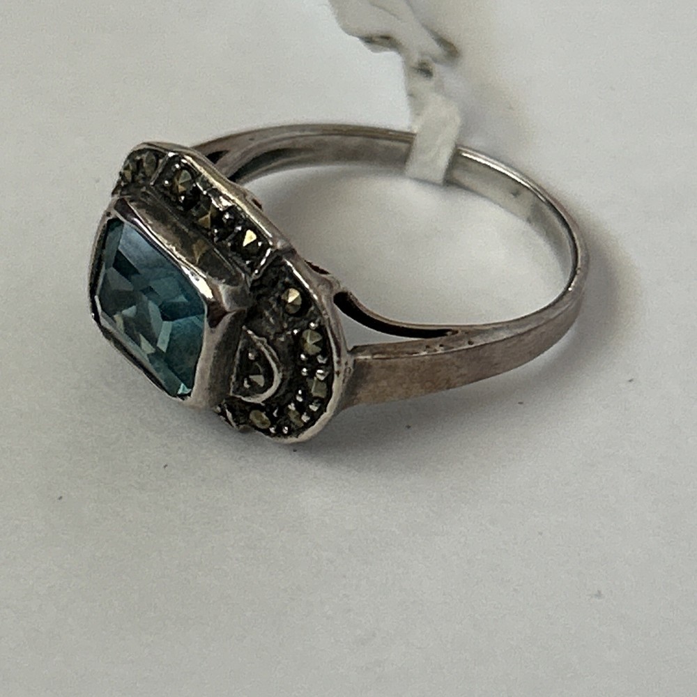 925 Sterling Silver & Topaz Ring Size 5.5