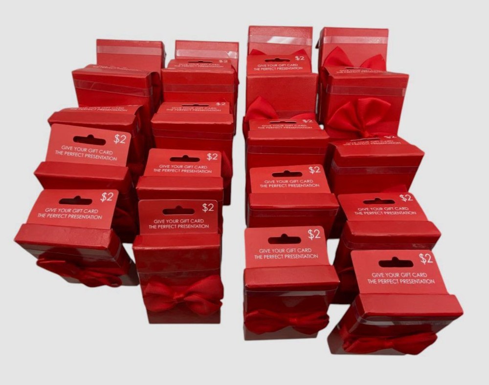 Macy's Red 20 Pack Grosgrain Ribbon Bow Gift Card Box Holder Set