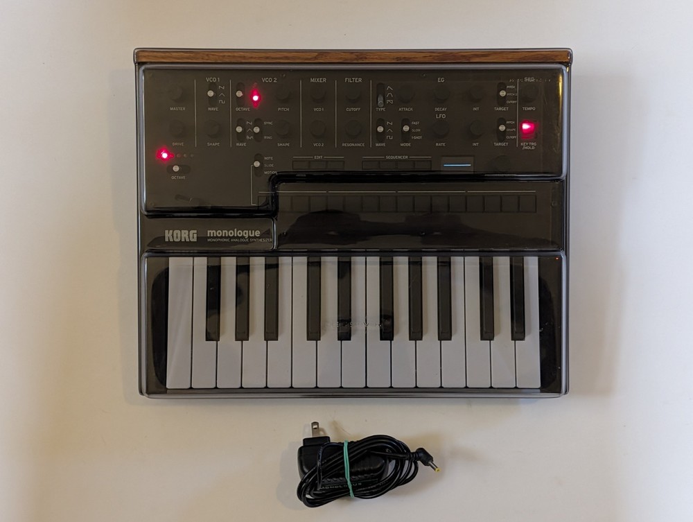 KORG Monologue Mono 25 Key 16 Step Sequencer Synth - WITH DECKSAVER! - CLEAN!