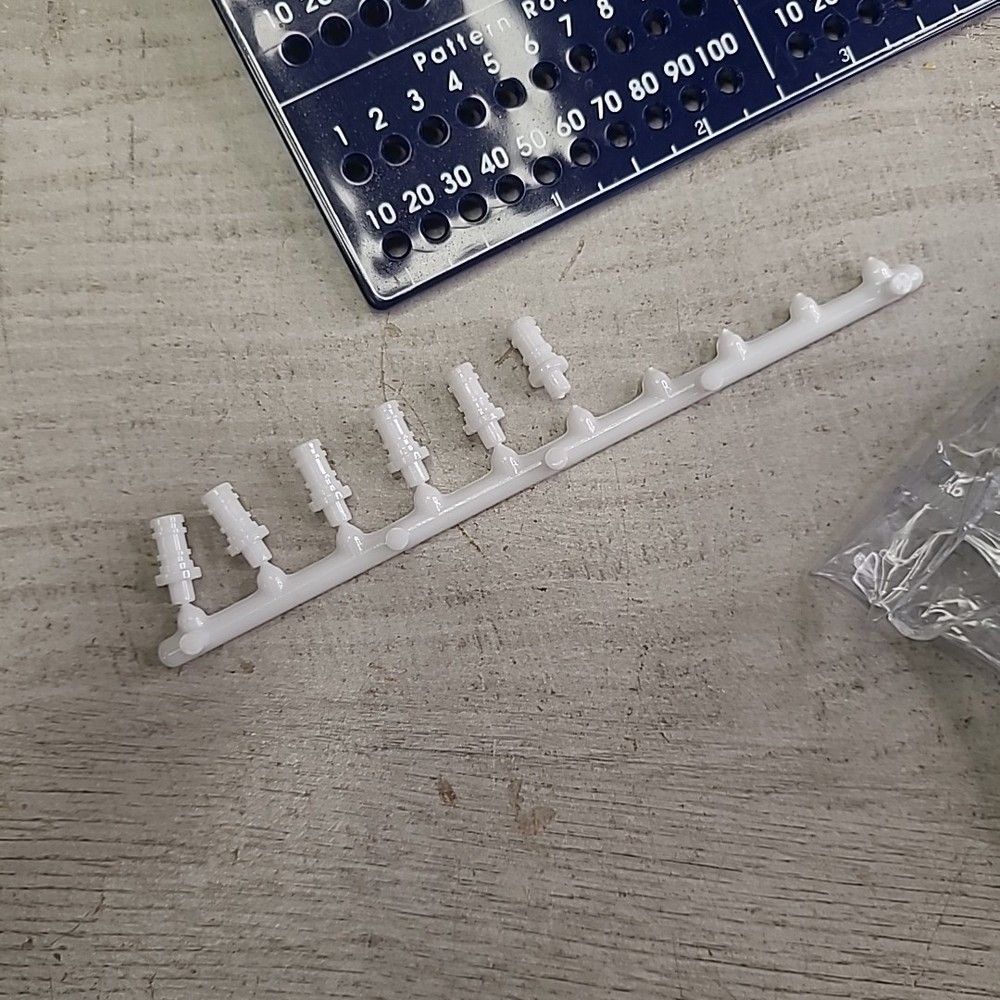 Susan Bates Peg-It Knitting Counter & Assorted Hoops Plastic Metal