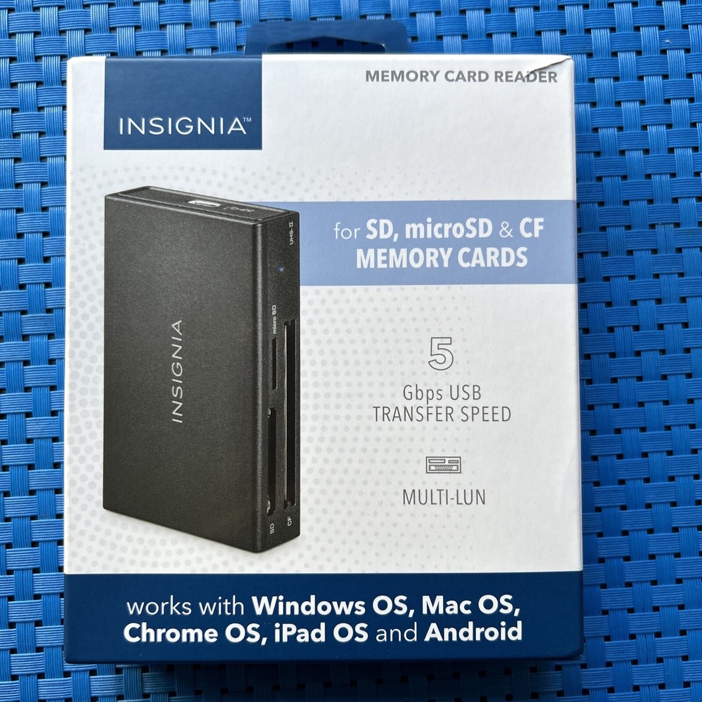 Insignia- USB-C to SD, microSD and CompactFlash Memory Card Reader - Black