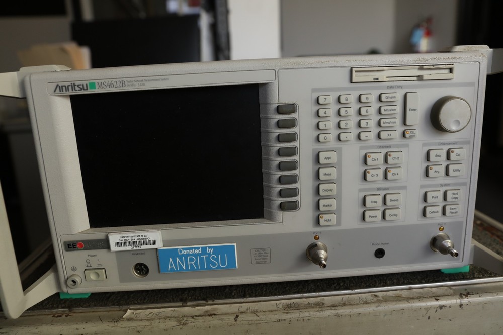 Anritsu MS4622B Network Analyzer Opt 2, 4, 8, 11SF Blank Display, As Is