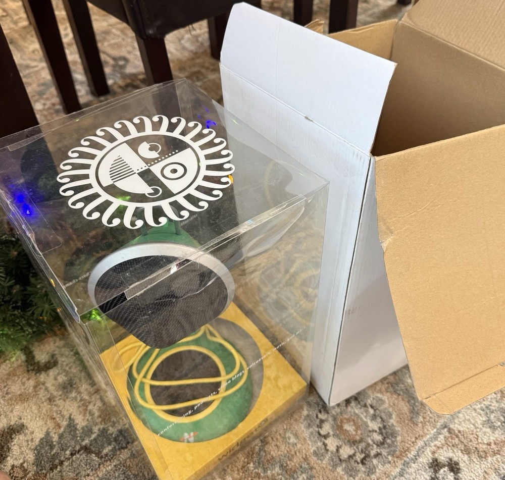 Widget A Desktop USB Condenser Microphone Green/Yellow