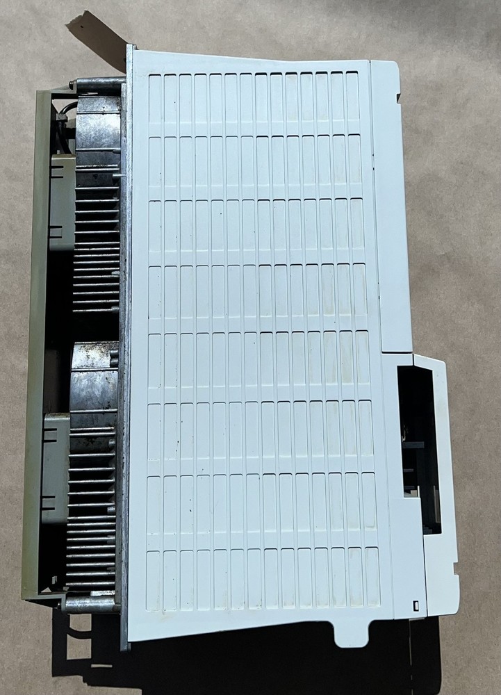 MITSUBISHI TYPE MDS-C1-V2-3520 SERVO DRIVE UNIT