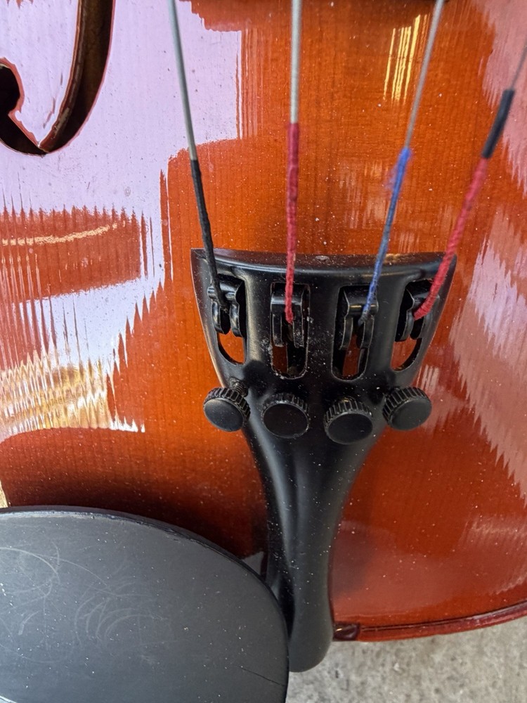 Rosetti Model 4/4 Violin w Carry Case
