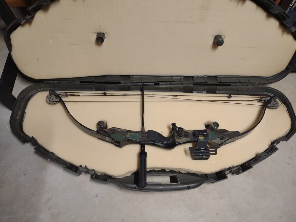 PSE GRAPHITE ELITE SERIES FIRE FLITE COMPOUND HUNTING BOW  60-80lb
