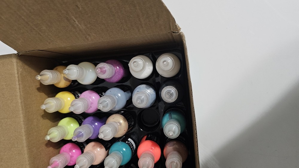 Magicfly 3D Fabric Permanent Paint 39 Colors MISSING 1 COLOR