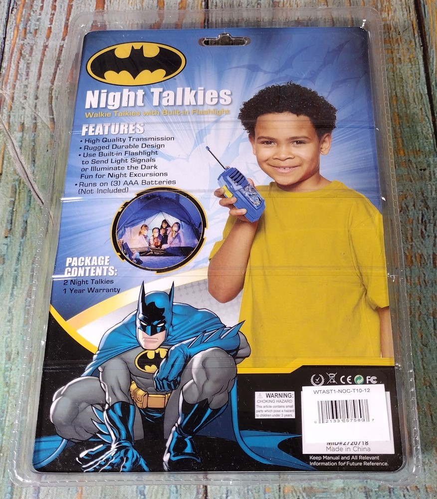 DC Comics - Night Talkies - Walkie Talkies with Built-In Flashlight - Batman