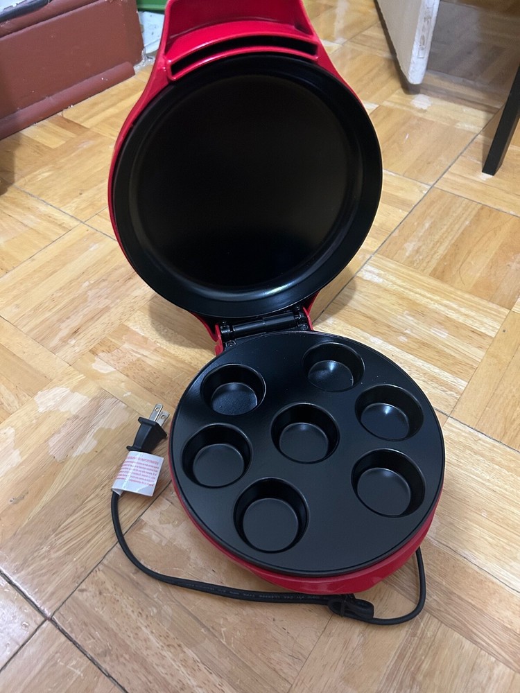 Bella mini cupcake maker (one broken leg)