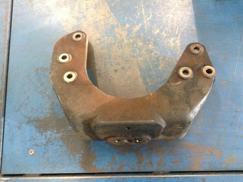 Mack E7 Engine Mount - Used | P/N 158GB5126M