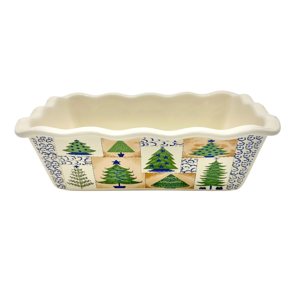 Christmas Tree Ceramic Baking Dish Scalloped Edges Festive Pattern