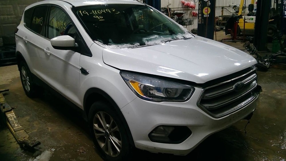 Passenger Headlight Halogen Chrome Bezel Fits 17-19 ESCAPE 10317337