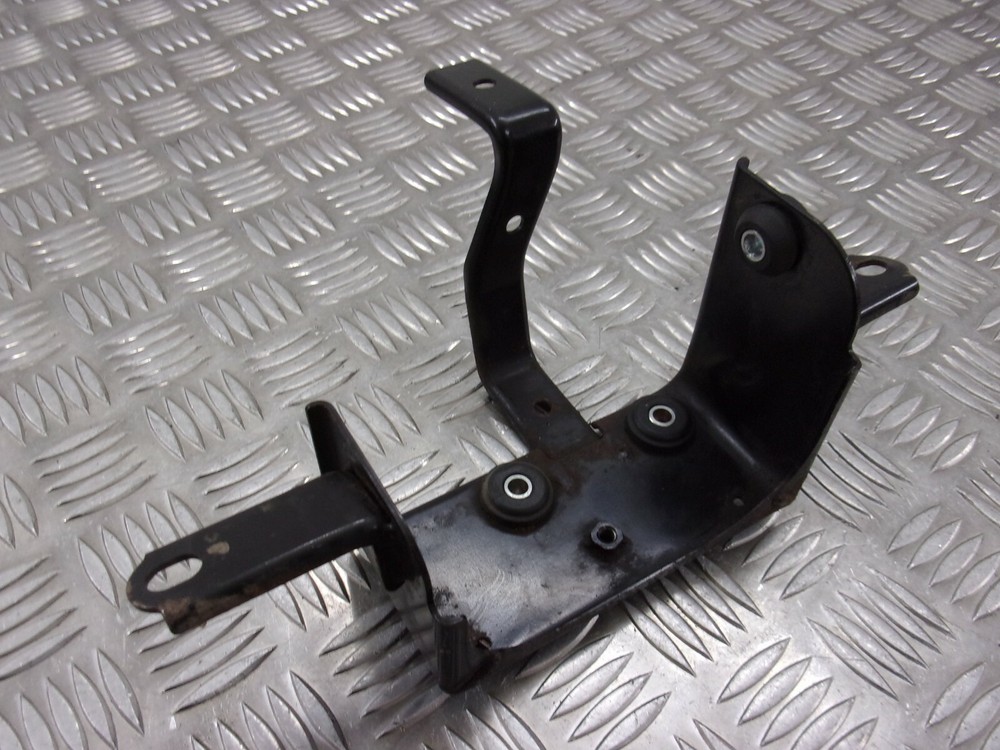 Suzuki 650 Bandit S 2006 ABS pump bracket 2005 > 2006 WB