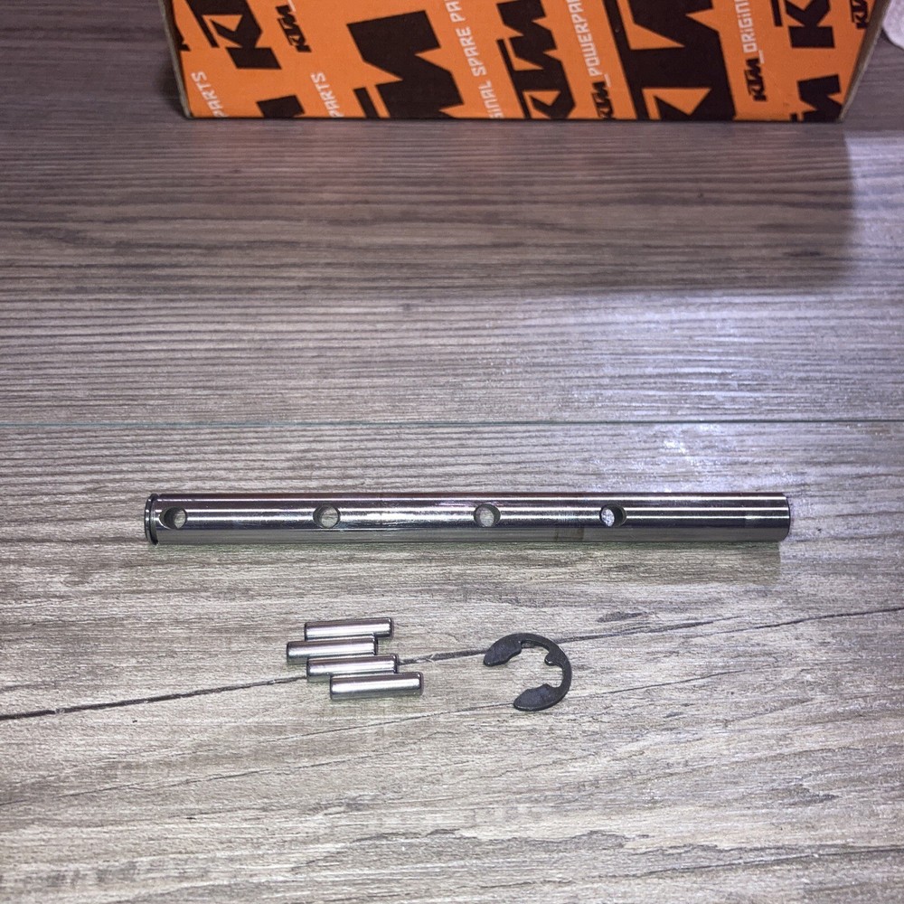 KTM 1290 SUPER ADVENTURE OIL PUMP SHAFT