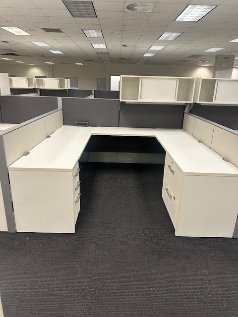 Cubicles / Stations by Haworth Compose 7 1/2’ x 7 1/2’