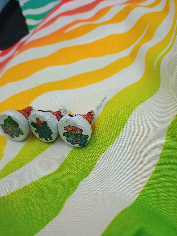 Limited Edition Pokemon Hershey Kisses Bulbasaur Full Evolution Set