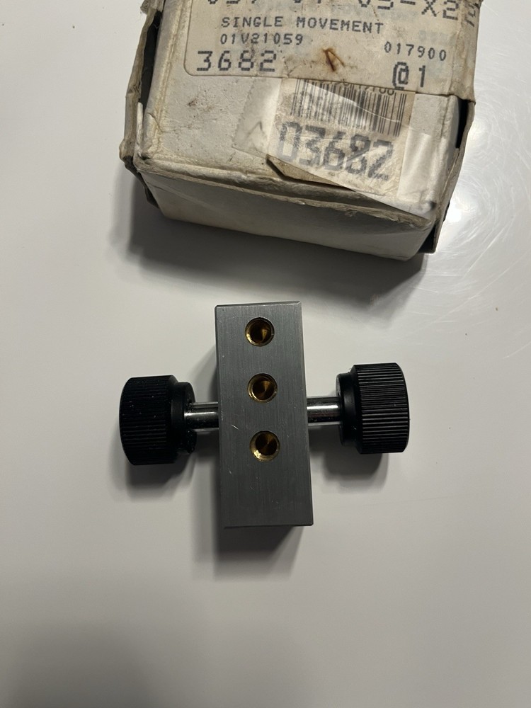 Edmund 22mm Travel, Small Thick Base Single Movement