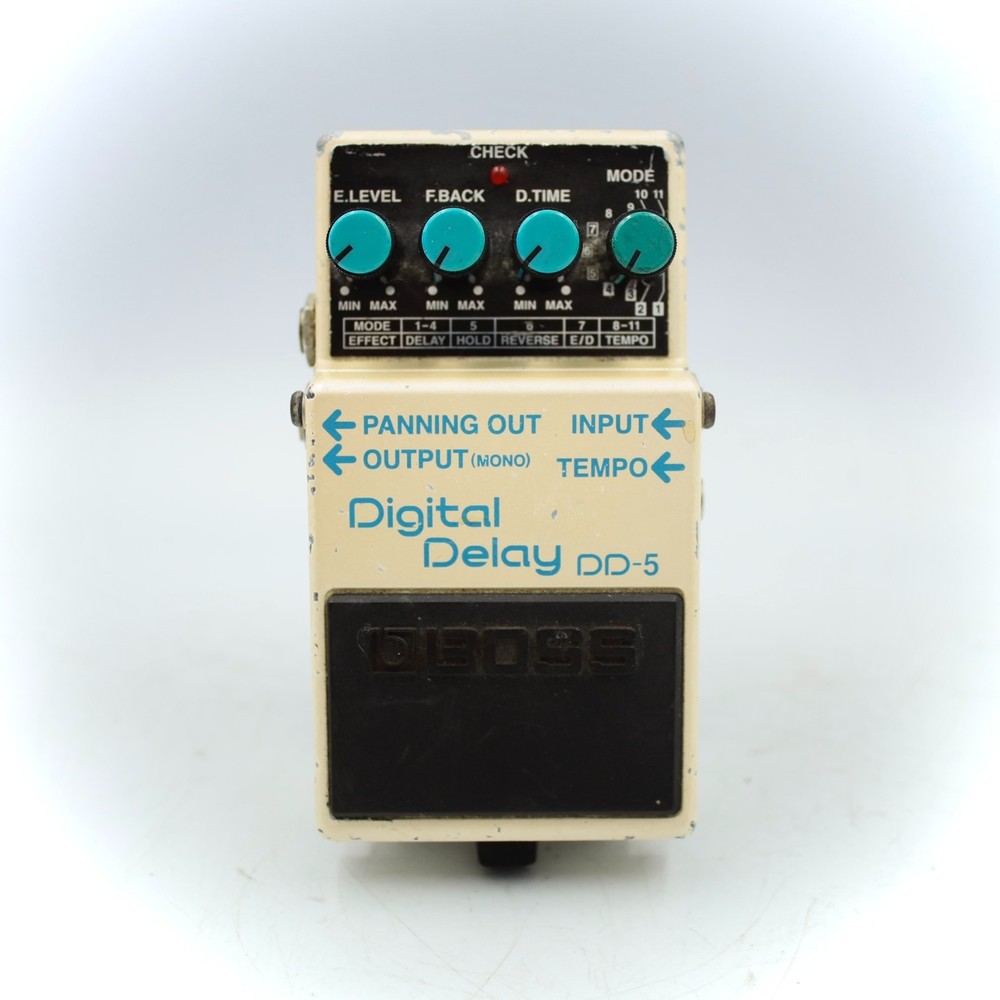 BOSS DD-5 Digital Delay Guitar Effect Pedal