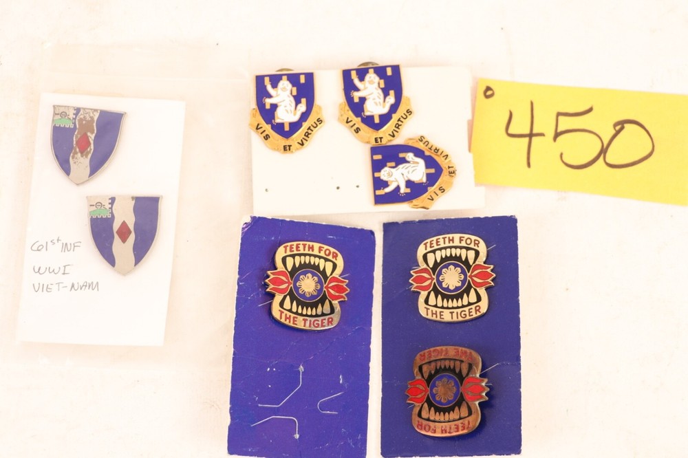 o450 / NOS Modern Issue DUI Insignia Lot