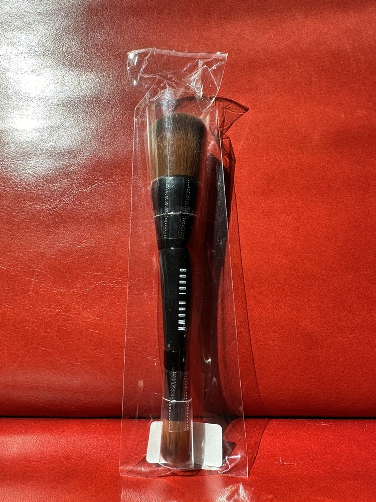 New BROWN Full Coverage Face & Touch-Up Brush Dual Ended New Sealed