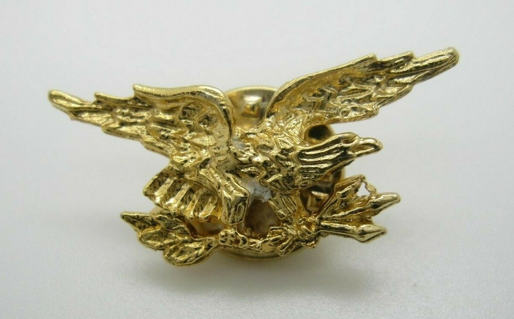 Flying Eagle Lapel Pin (A41)
