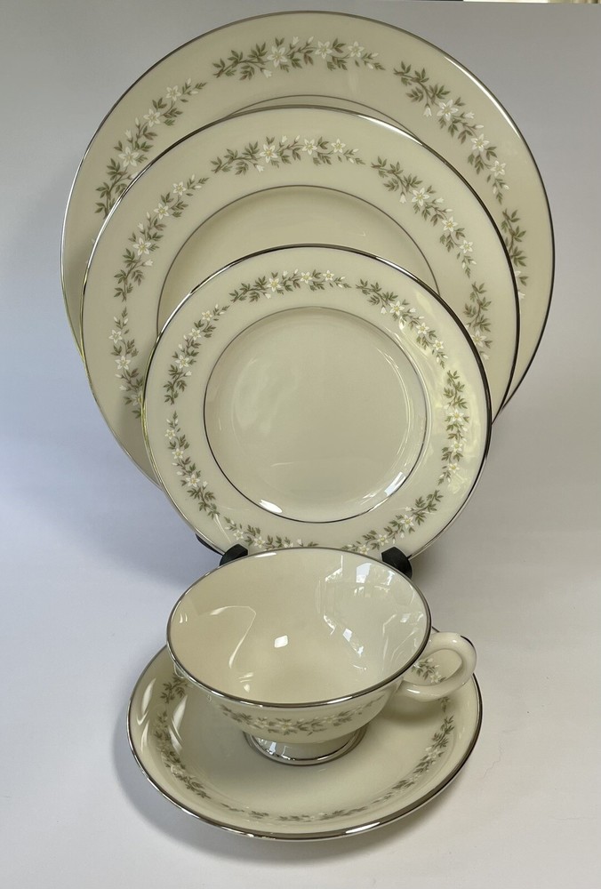 Lenox Brookdale 5-Piece Place Setting with Platinum Trim
