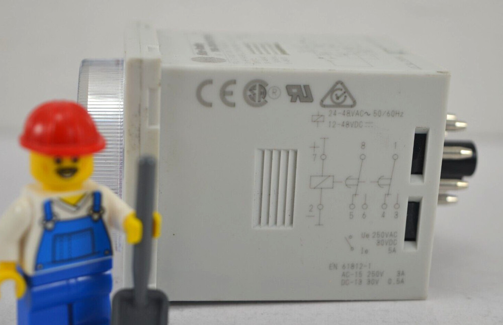 Allen Bradley *NOS* 700-HRS42TU24 Multi Function Timing Relay, Series D