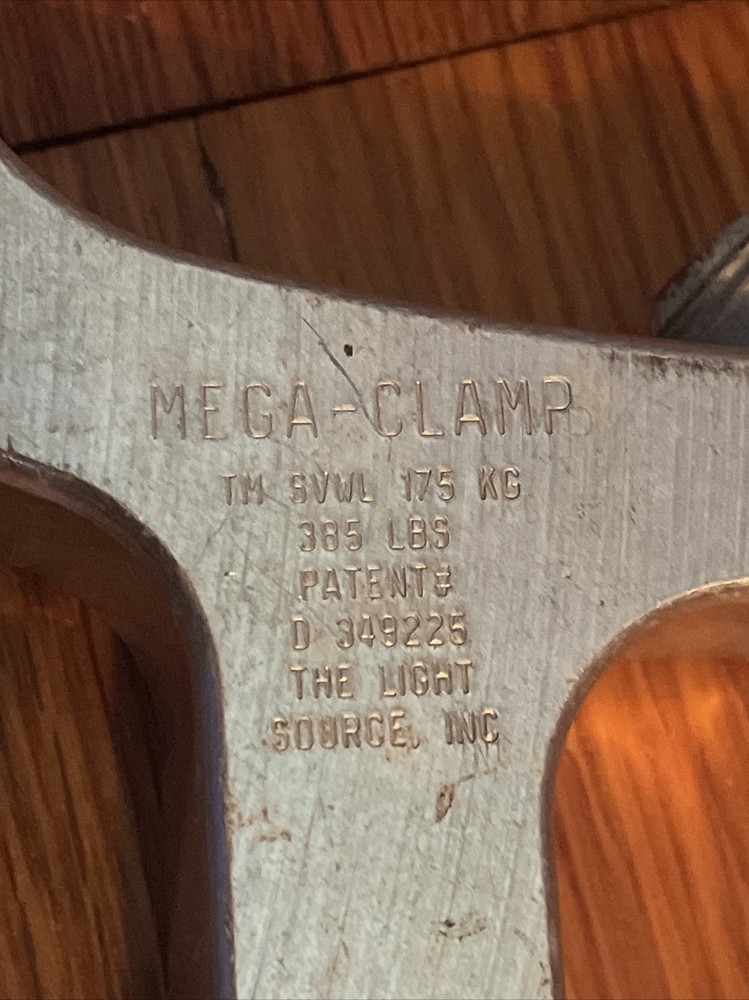 Light Source Mega-Clamp Aluminum Heavy Duty Stage Pipe Clamp Mount