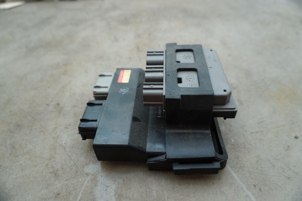 24 KAWASAKI 636 ECU E-3874