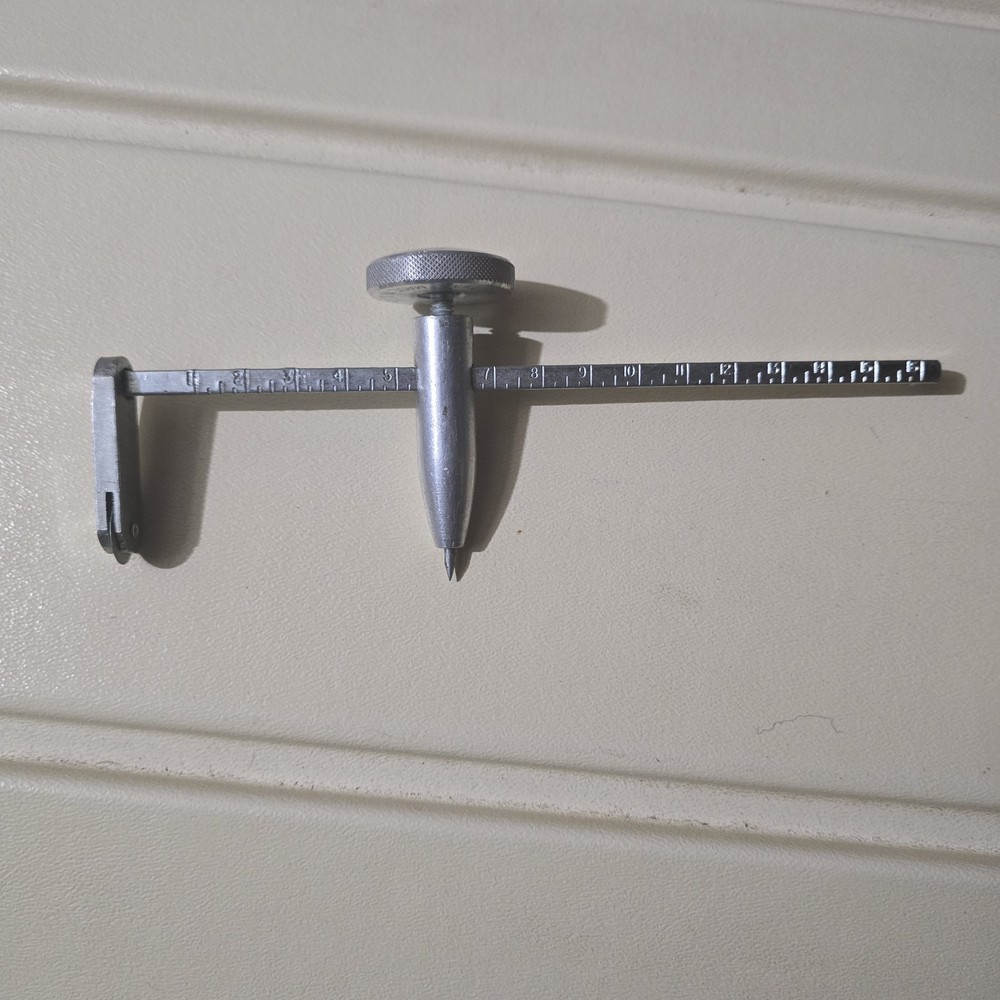 Wallboard Tool Co- Drywall Compass Circle Cutter- 1" to 16"